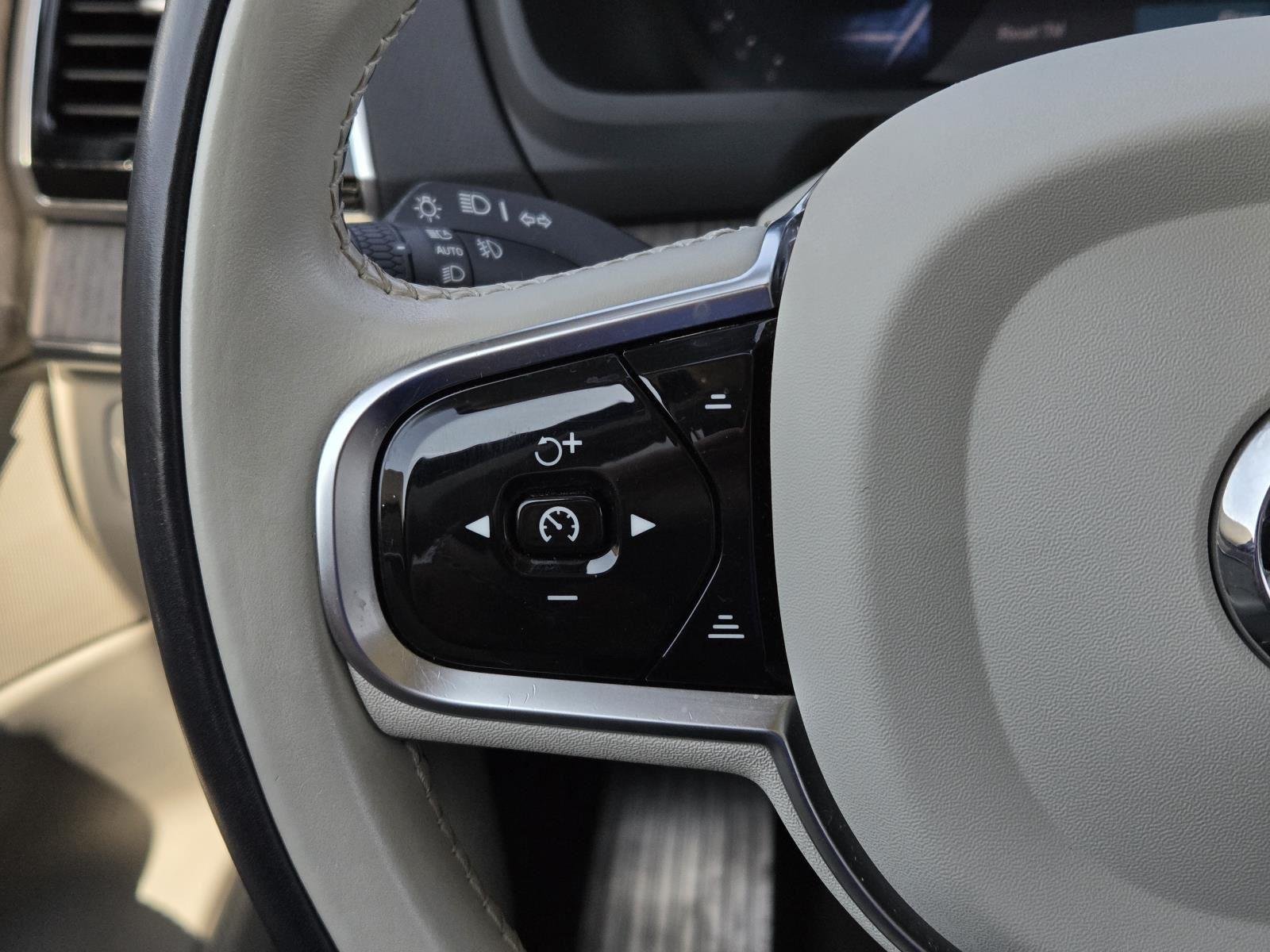 Used 2023 Crystal White Metallic Volvo Plus image 22