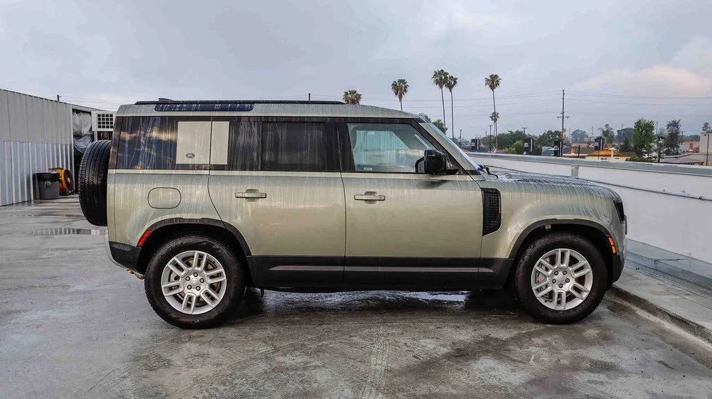 Used 2024  Land Rover S image 13
