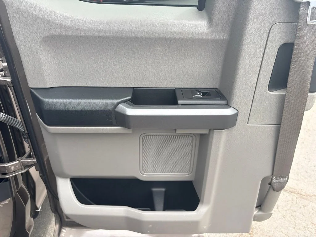 Used 2018 Gray Ford XLT image 29