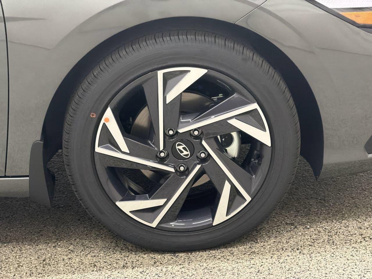 New 2026 Amazon Gray Hyundai Limited image 10