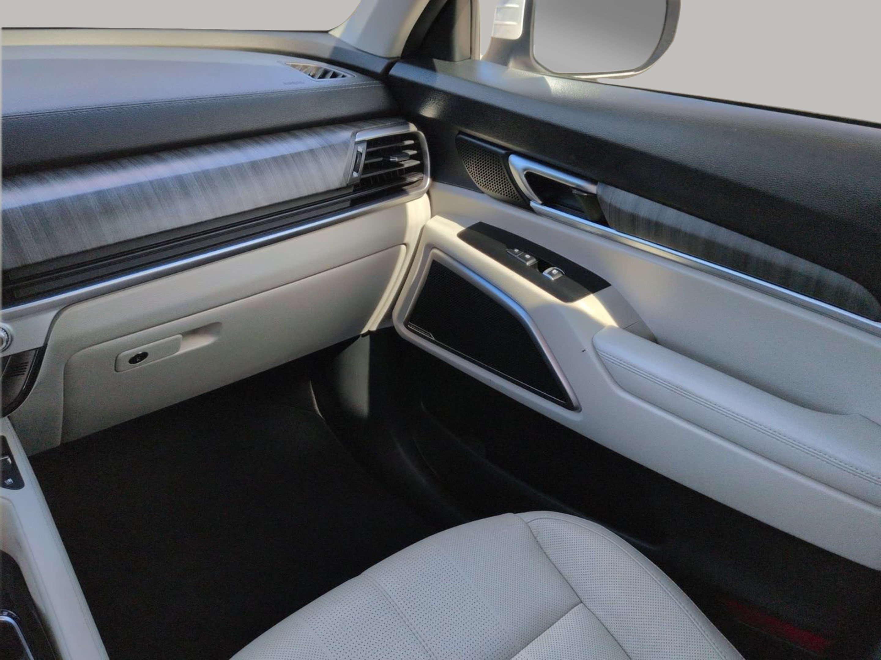 Certified Used 2025 Glacial White Pearl Kia EX image 22