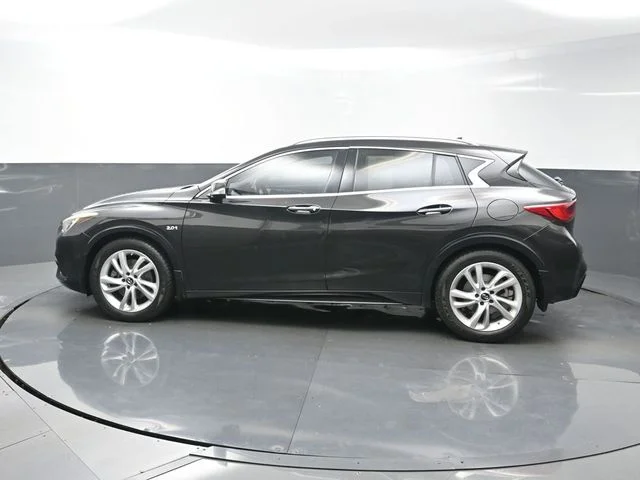 Used 2019 Black INFINITI LUXE image 4