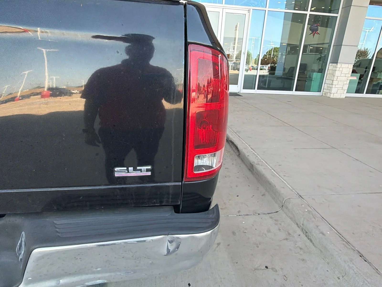 Used 2005 Blue Dodge SLT image 16