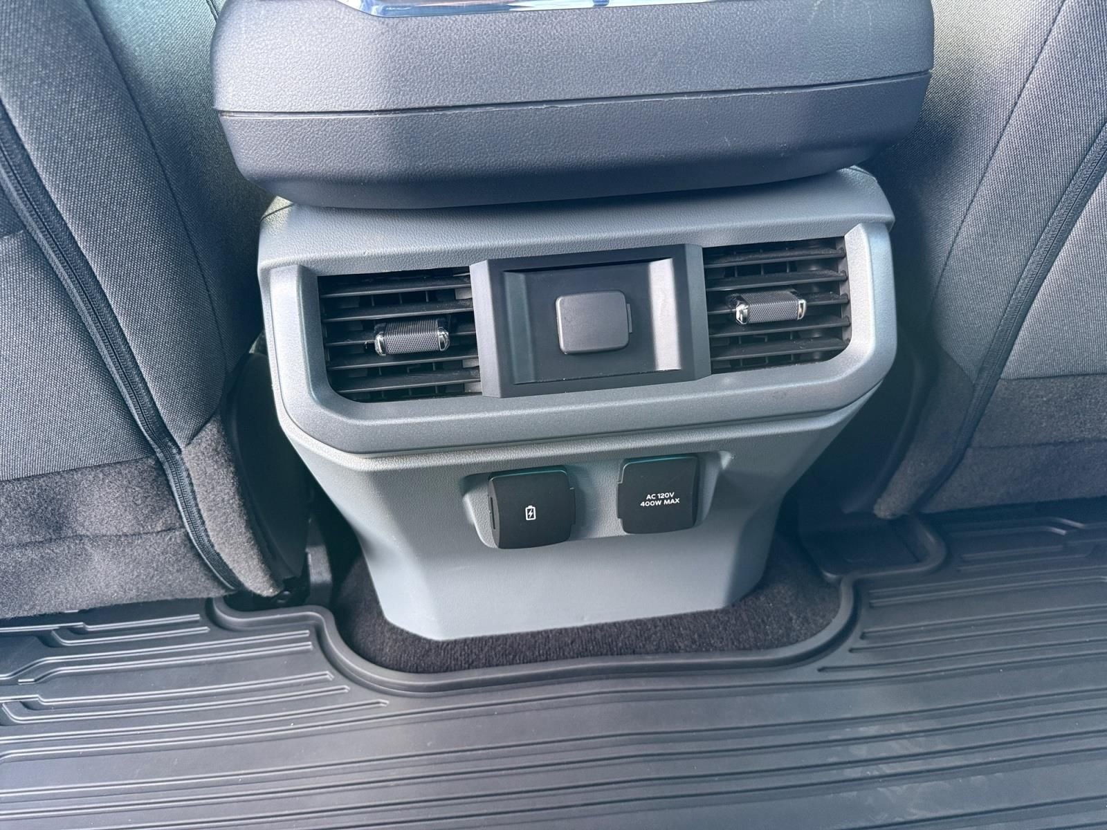 Certified Used 2022 Oxford White Ford XLT image 17