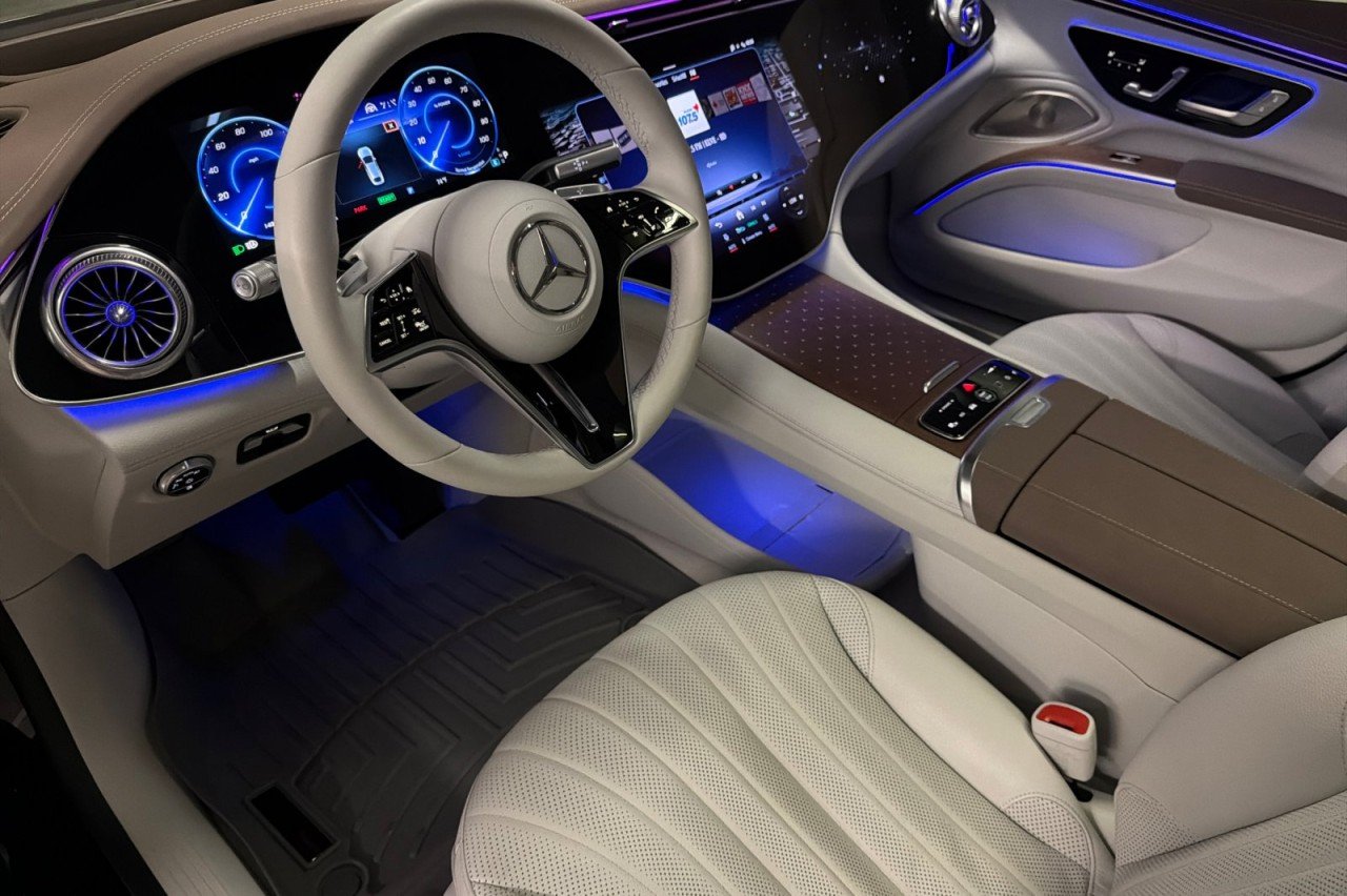 Certified Used 2024 Nautical Blue Metallic Mercedes-Benz EQS 450 image 9