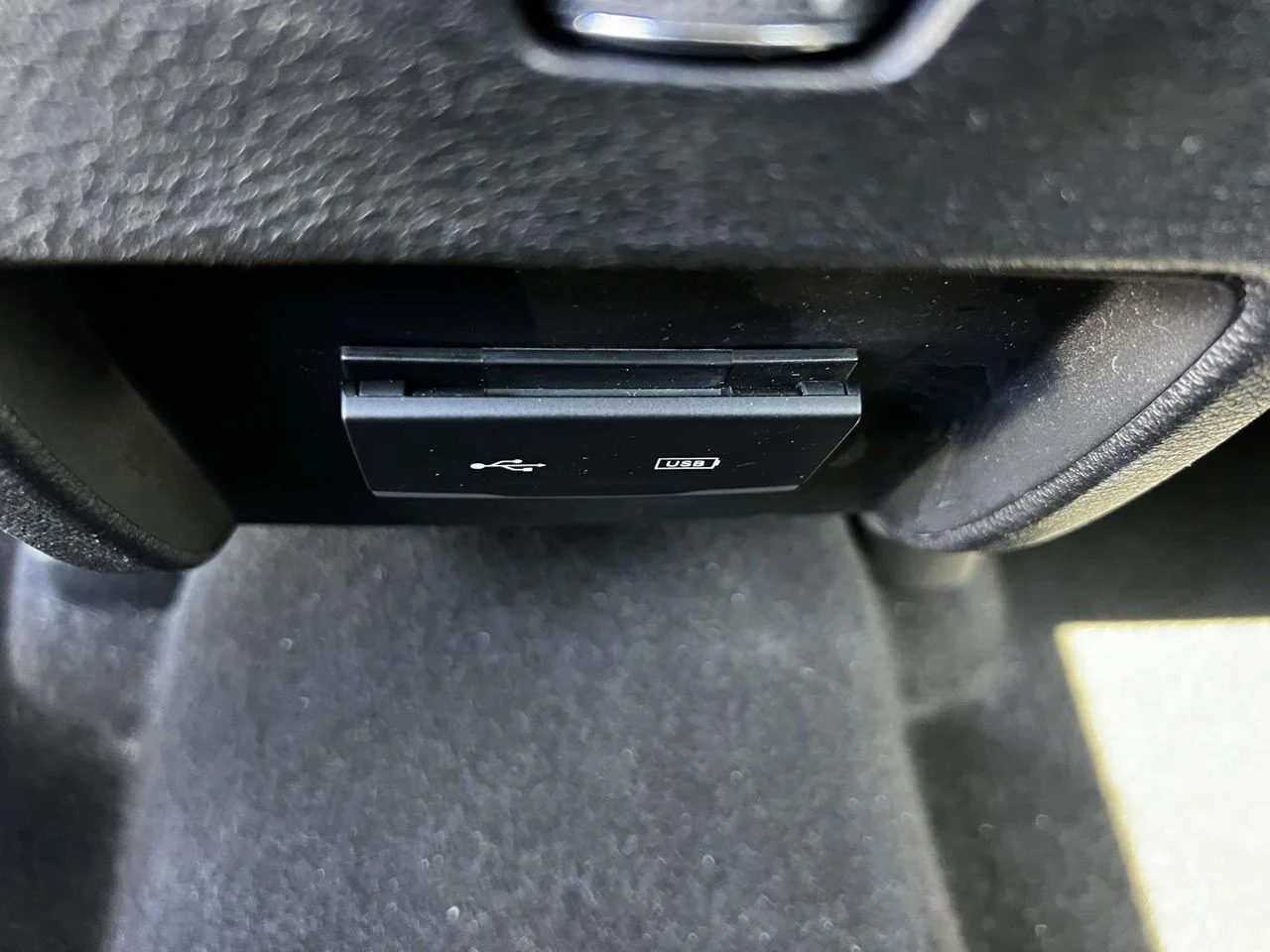 Used 2019 Granite Crystal Metallic Clearcoat Jeep Latitude Plus 4x4 image 19