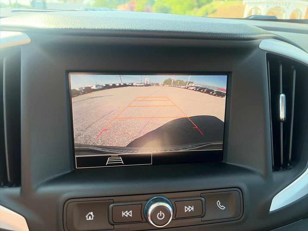 Used 2024 Silver GMC SLE image 20