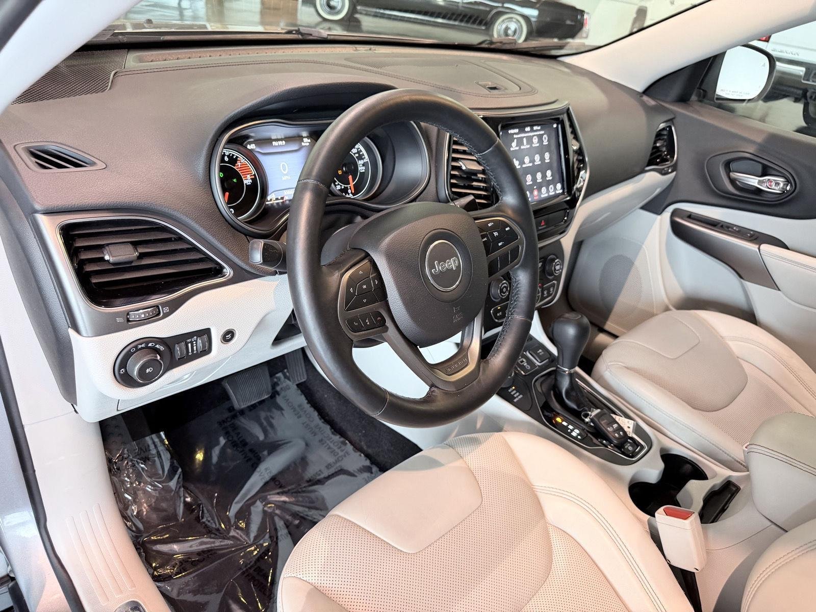 Used 2019 Billet Silver Metallic Clearcoat Jeep Limited image 36
