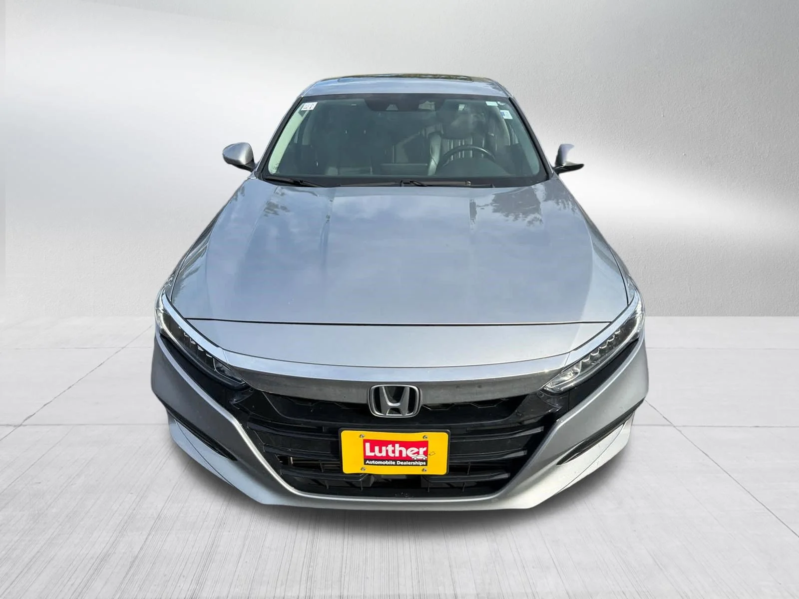 Certified Used 2018 Silver Honda EX-L 1.5T image 2