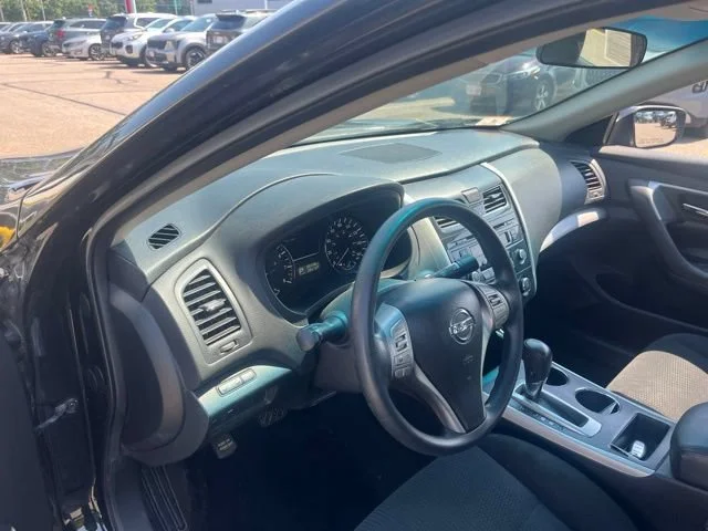 Used 2015 Super Black Nissan 2.5 S image 11