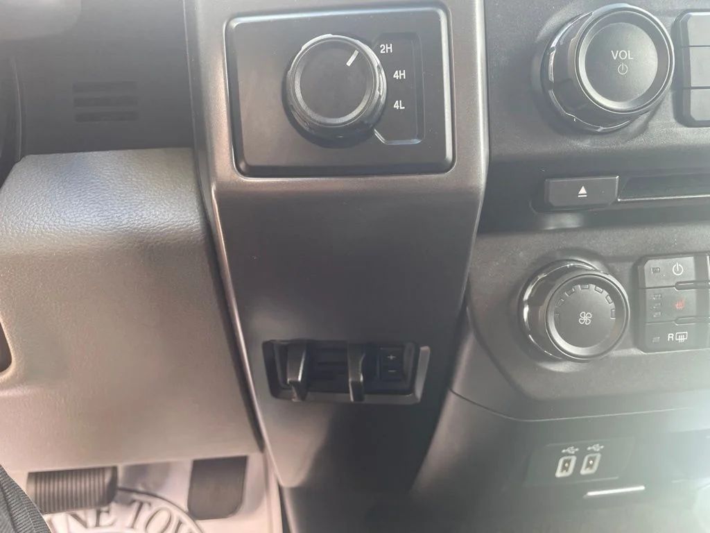 Used 2018 Shadow Black Ford XLT image 17
