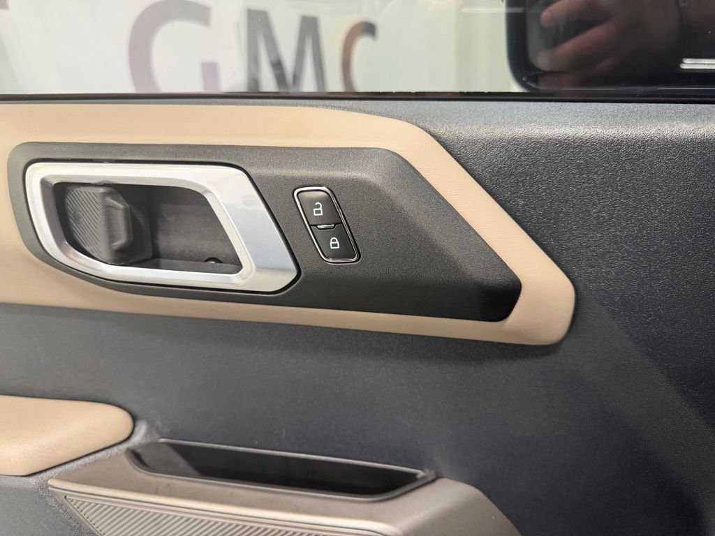 Used 2023 Gray Ford Wildtrak image 16