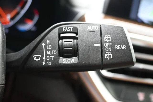 Used 2023 Black BMW xDrive30i image 23