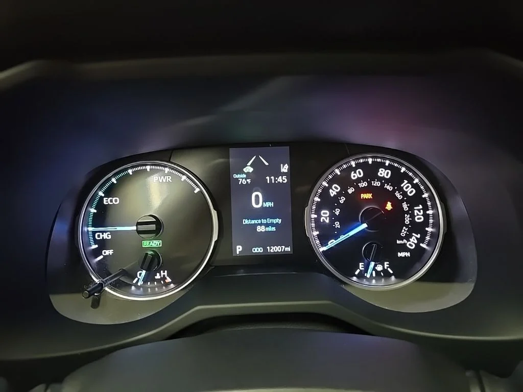 Used 2022 Gray Toyota LE image 21