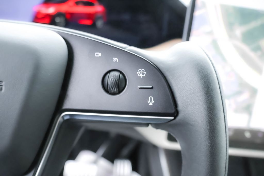Used 2024  Tesla Base image 15