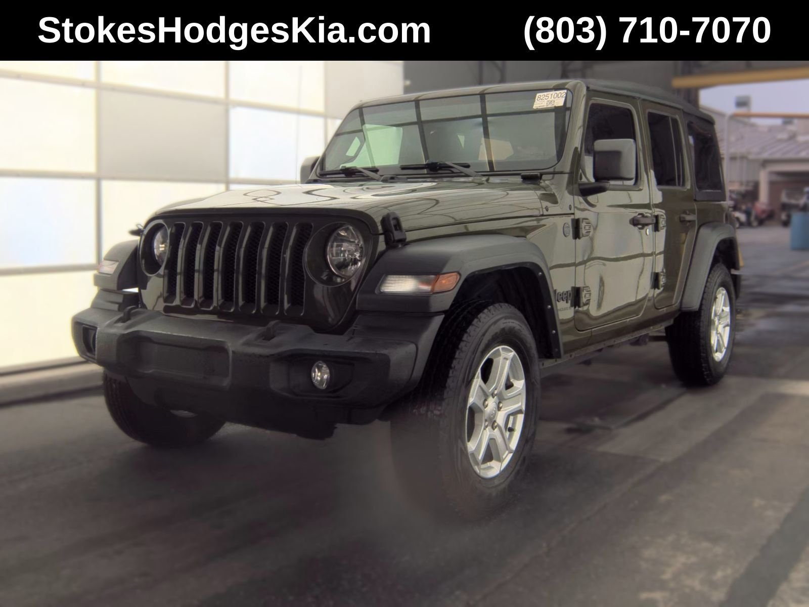 Used 2023 Green Jeep Sport S image 1