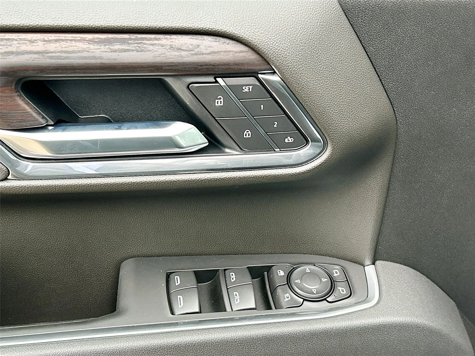 2026 GMC Sierra 1500 SLT - Photo 18