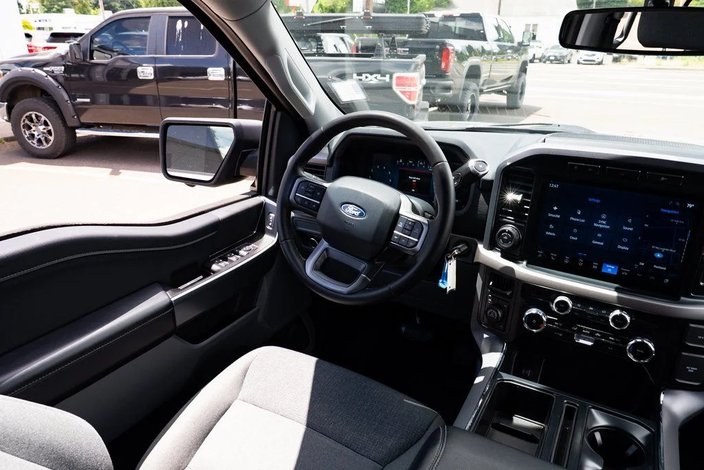 Used 2024 Gray Ford XLT image 9