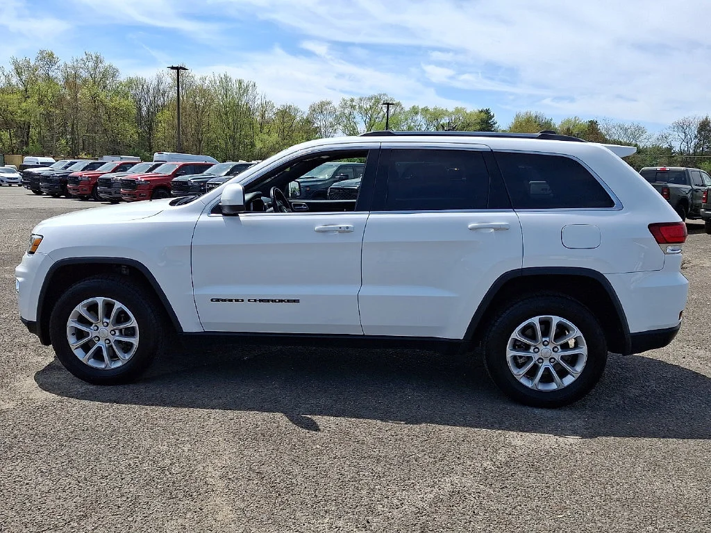Used 2021 Bright White Clearcoat Jeep Laredo E image 7