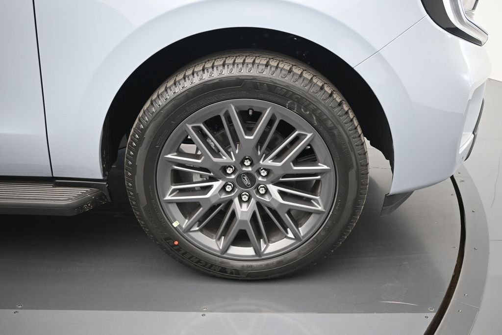 New 2026 Glacier Gray Metallic Tri-Coat Ford Platinum image 25