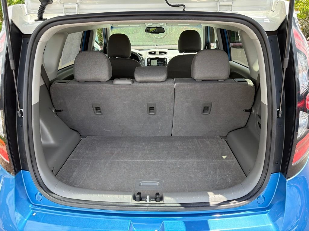 Used 2017 Caribbean Blue w/Clear White Roof Kia Base image 10