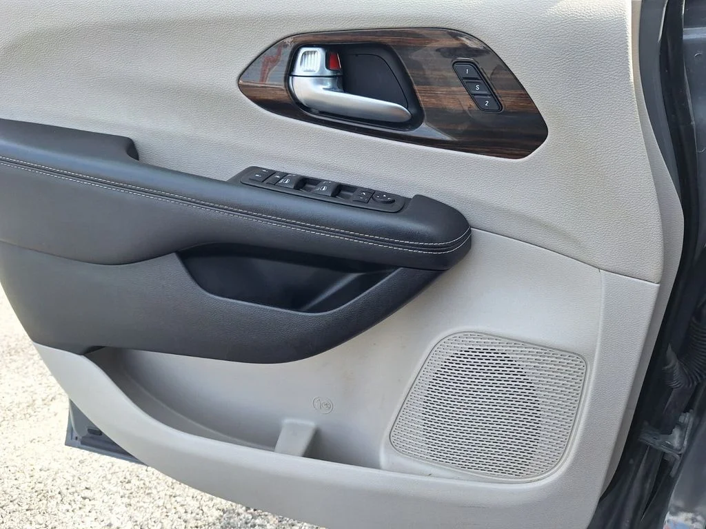 2023 Chrysler Pacifica Limited - Photo 22