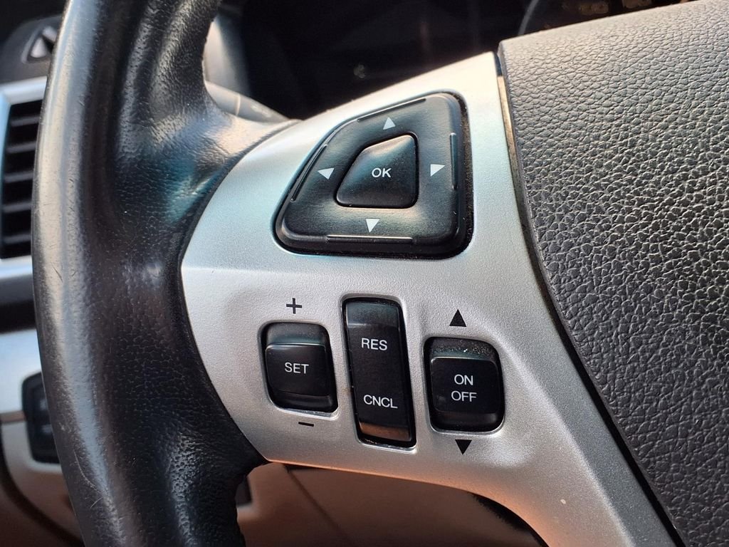 Used 2014 Gray Ford XLT image 19