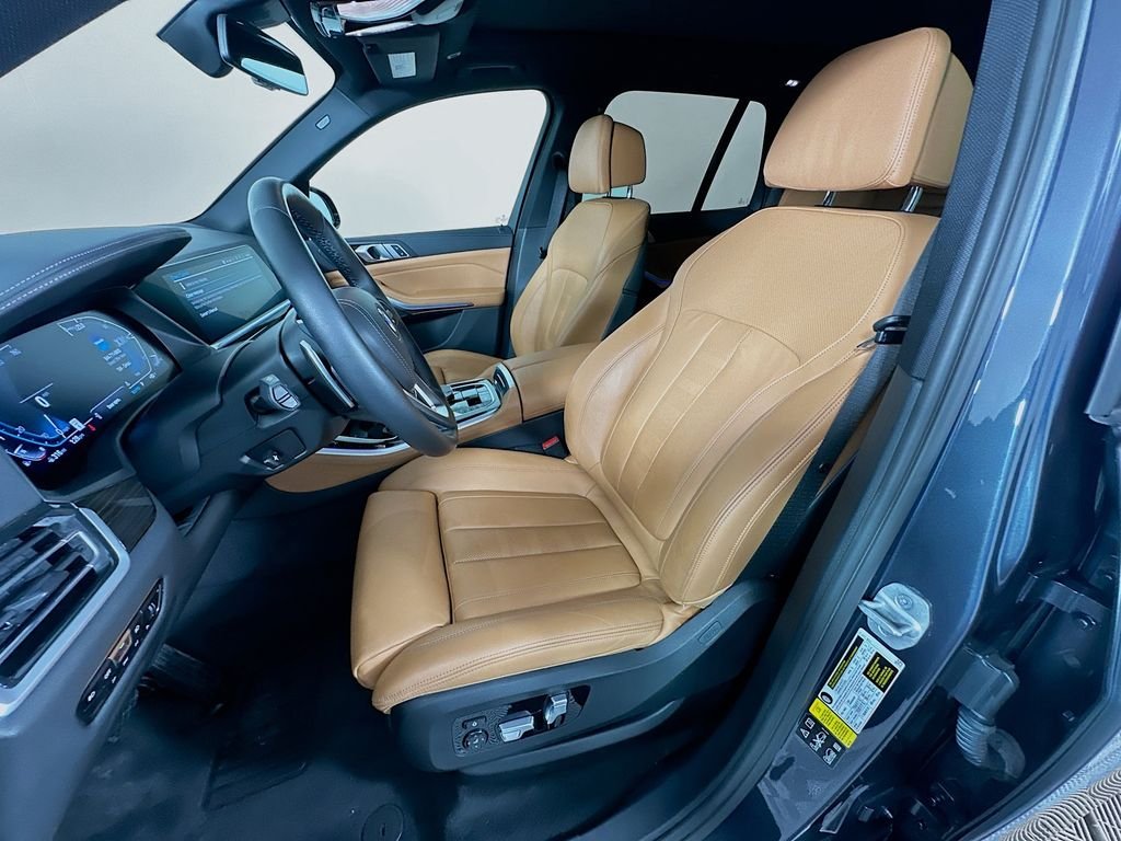 Used 2021 Arctic Grey Metallic BMW xDrive40i image 21