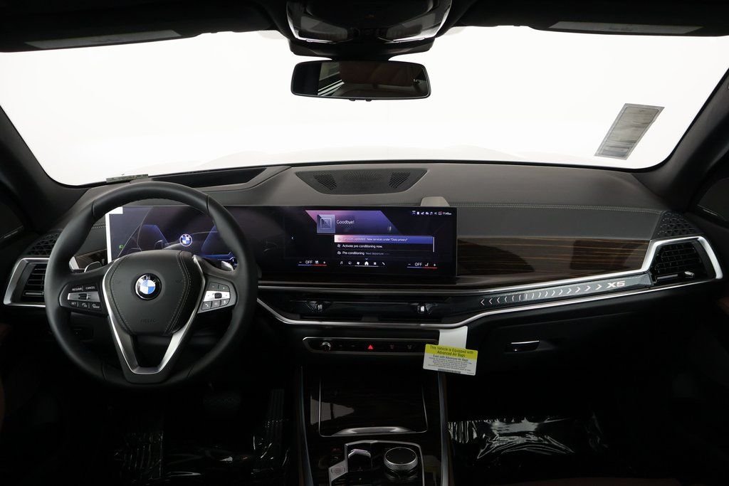 New 2026 Skyscraper Grey Metallic BMW xDrive40i image 4