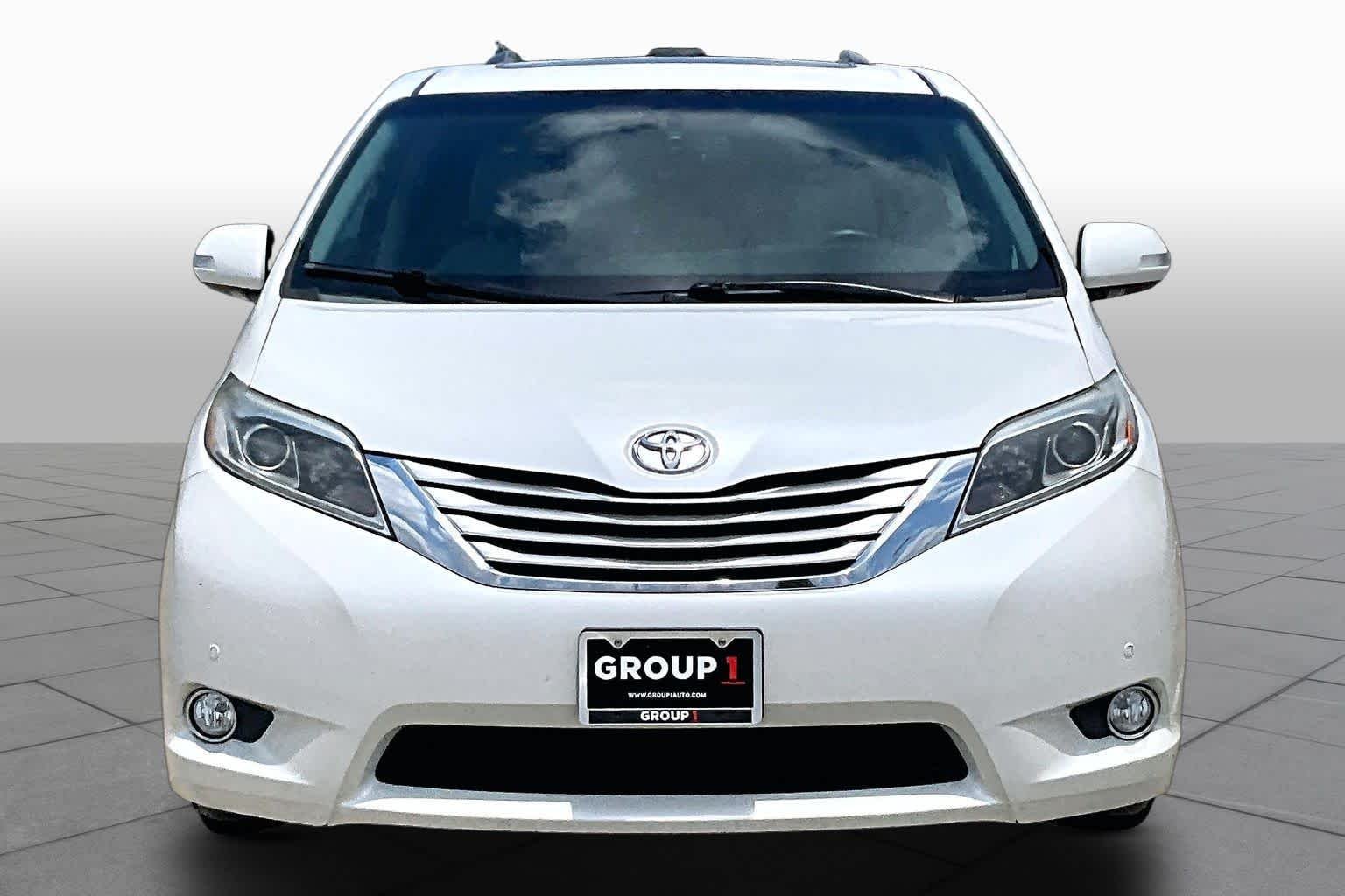 Used 2016 Blizzard Pearl Toyota Ltd Premium image 4
