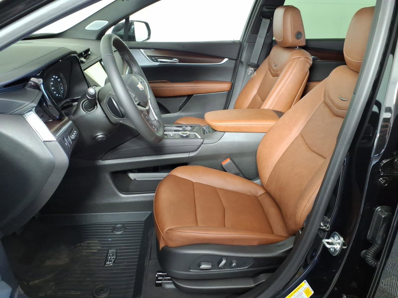 2026 Cadillac XT5 Premium Luxury - Photo 4