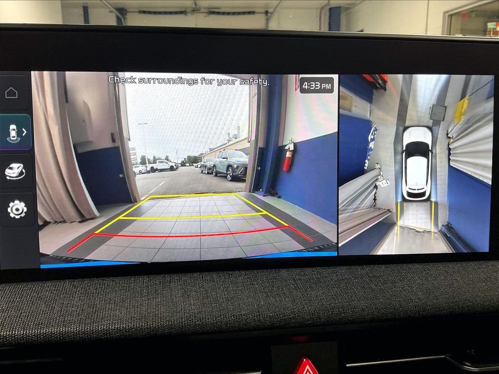 Used 2022 Red Kia Wind image 20