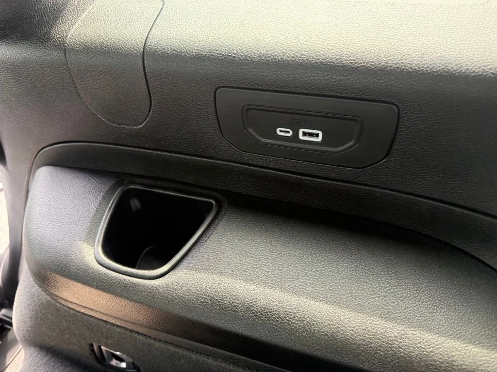 Used 2021 White/off-white Jeep Overland image 61