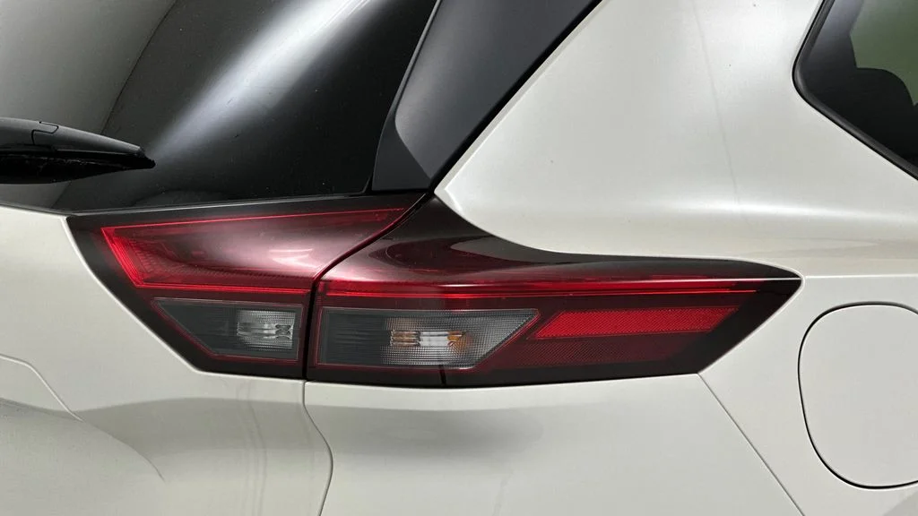 Used 2023 White Nissan SV image 30