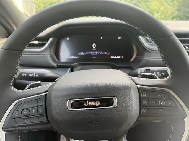 2025 Jeep Grand Cherokee Altitude - Photo 10