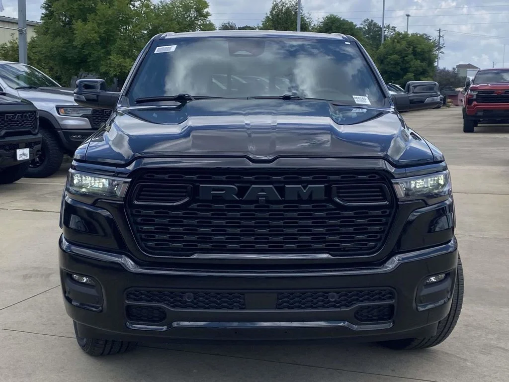 New 2026 Diamond Black Crystal Pearl-Coat Exterior Paint RAM Big Horn/Lone Star image 2