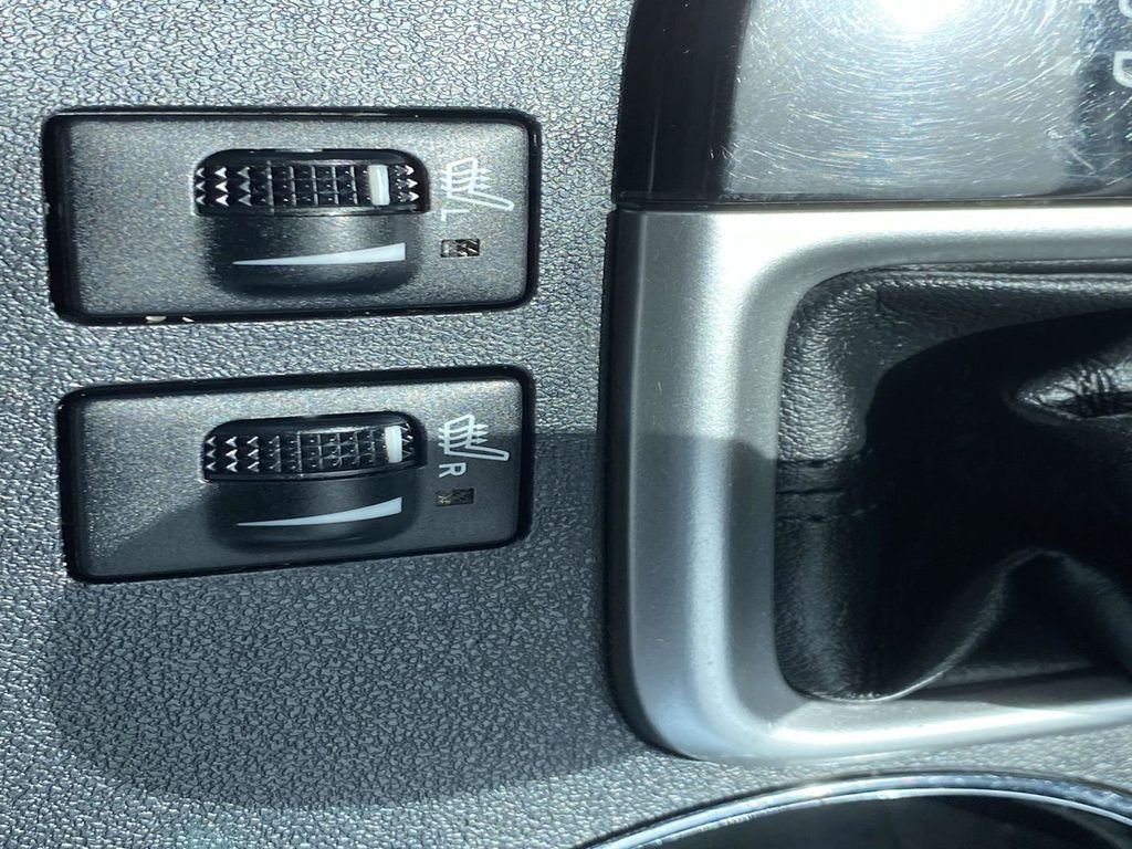 Used 2017 White Toyota XLE image 17