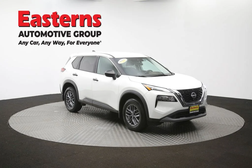 Used 2023 White Nissan S image 51