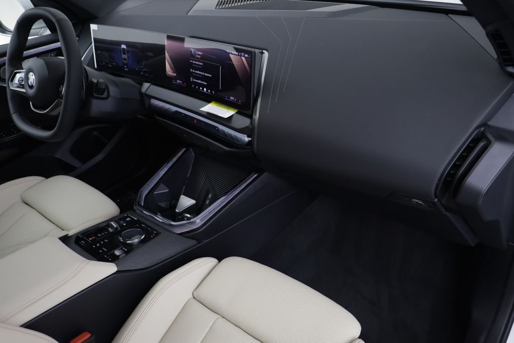 New 2026 Mineral White Metallic BMW 30 xDrive image 20