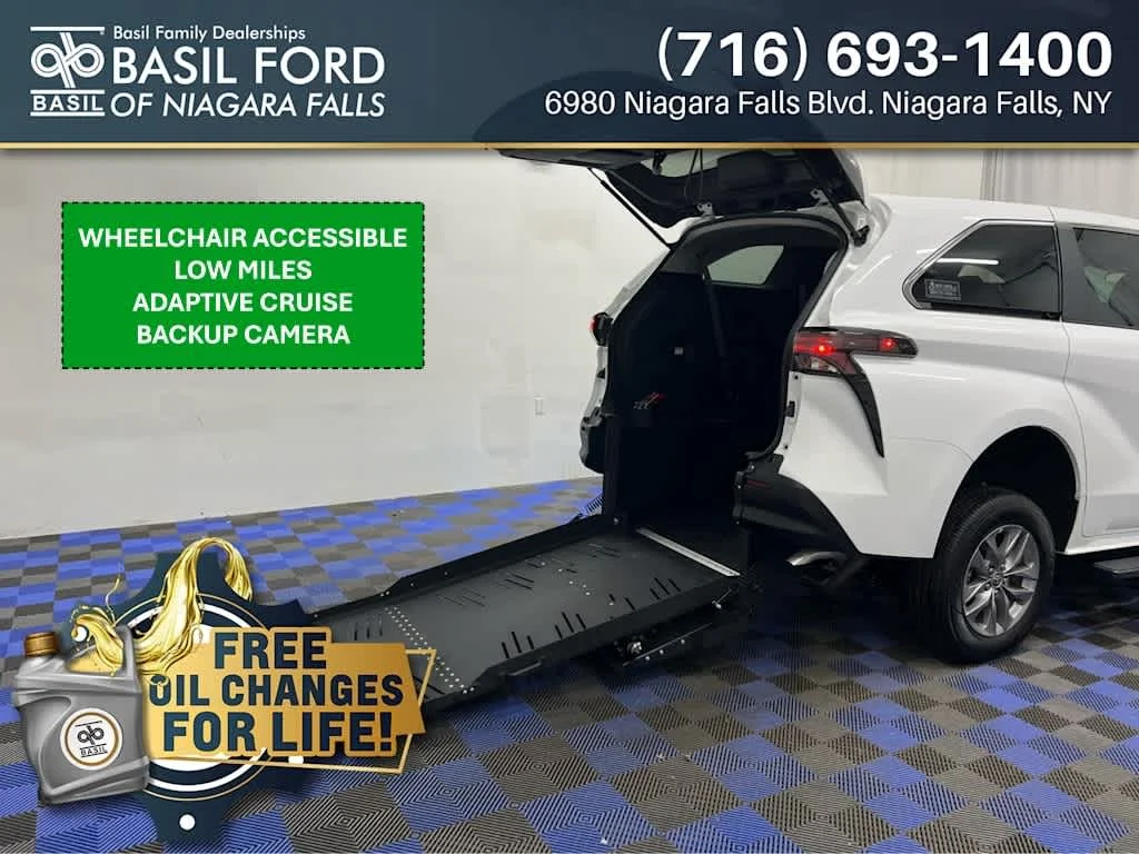 2025 Toyota Sienna LE