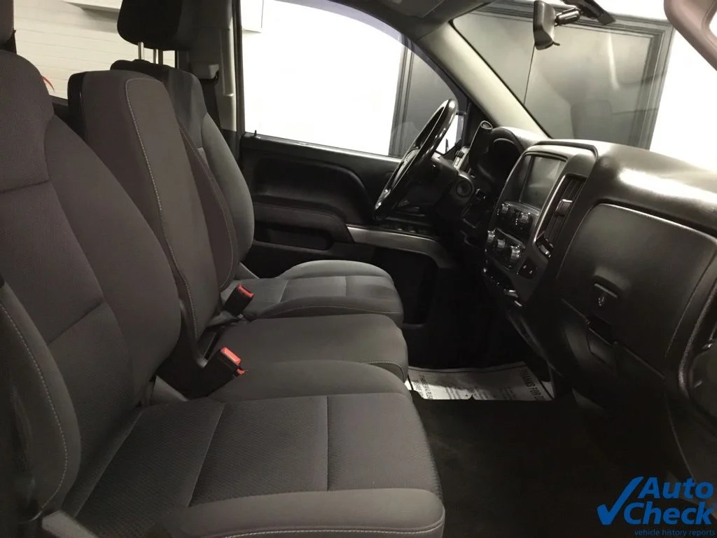 Used 2018 Silver Chevrolet LT image 41