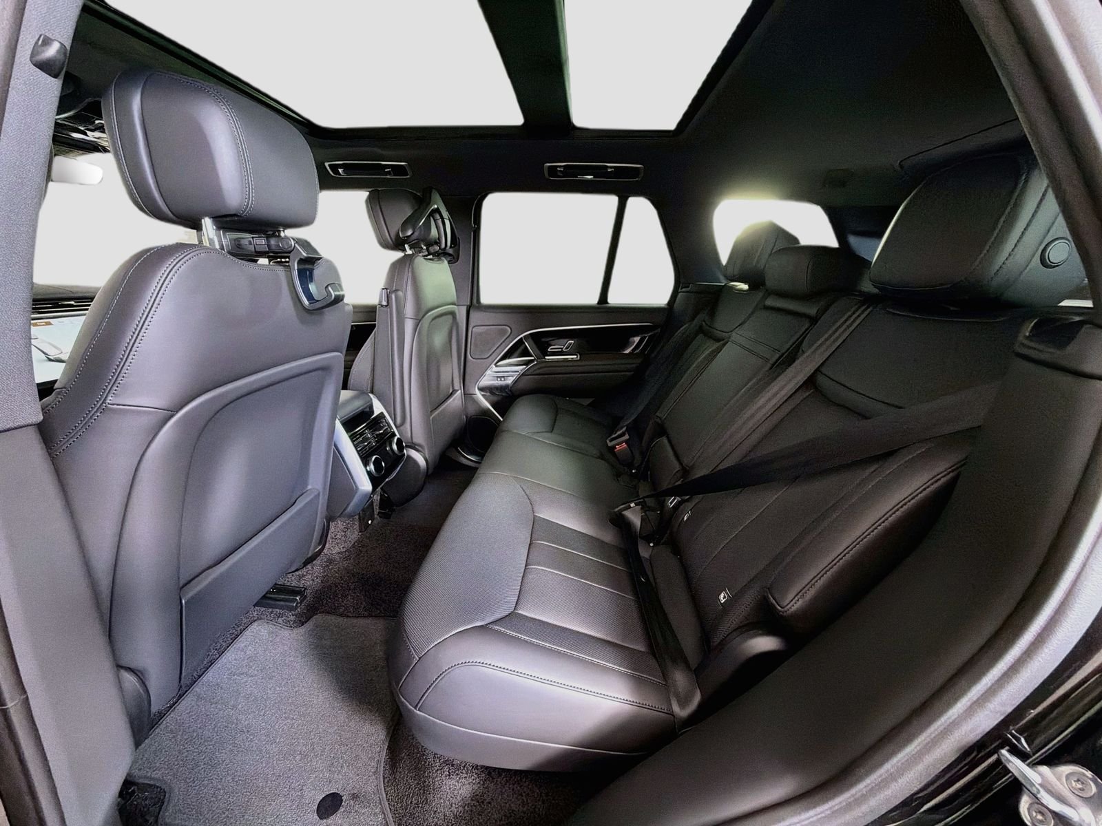 New 2026 Santorini Black Land Rover SE image 27