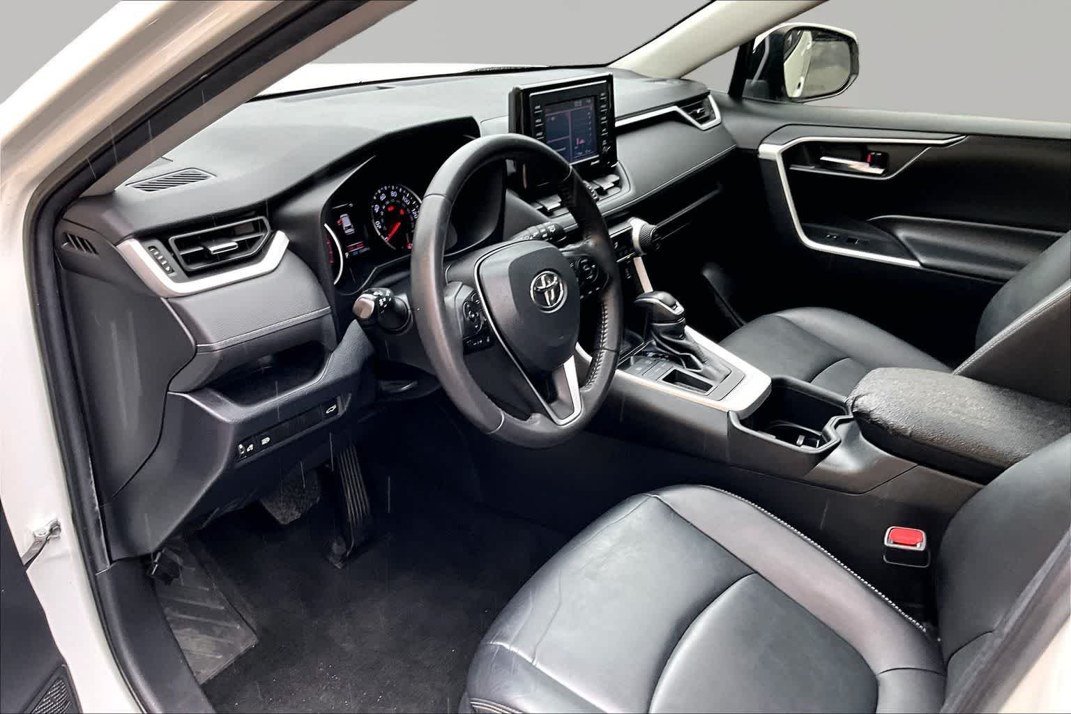 Used 2022 Blizzard Pearl Toyota XLE Premium image 18