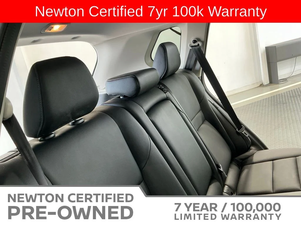 Certified Used 2023 Pearl White Tricoat/Super Black Nissan SL image 26