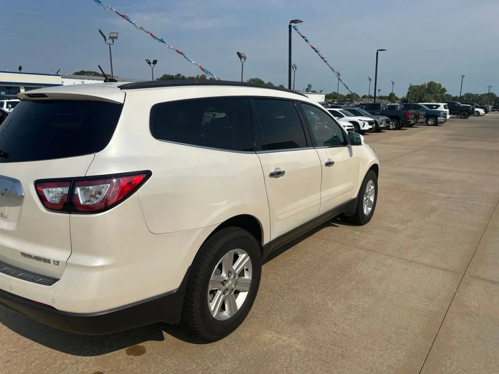 Used 2014 White Chevrolet 2LT image 30