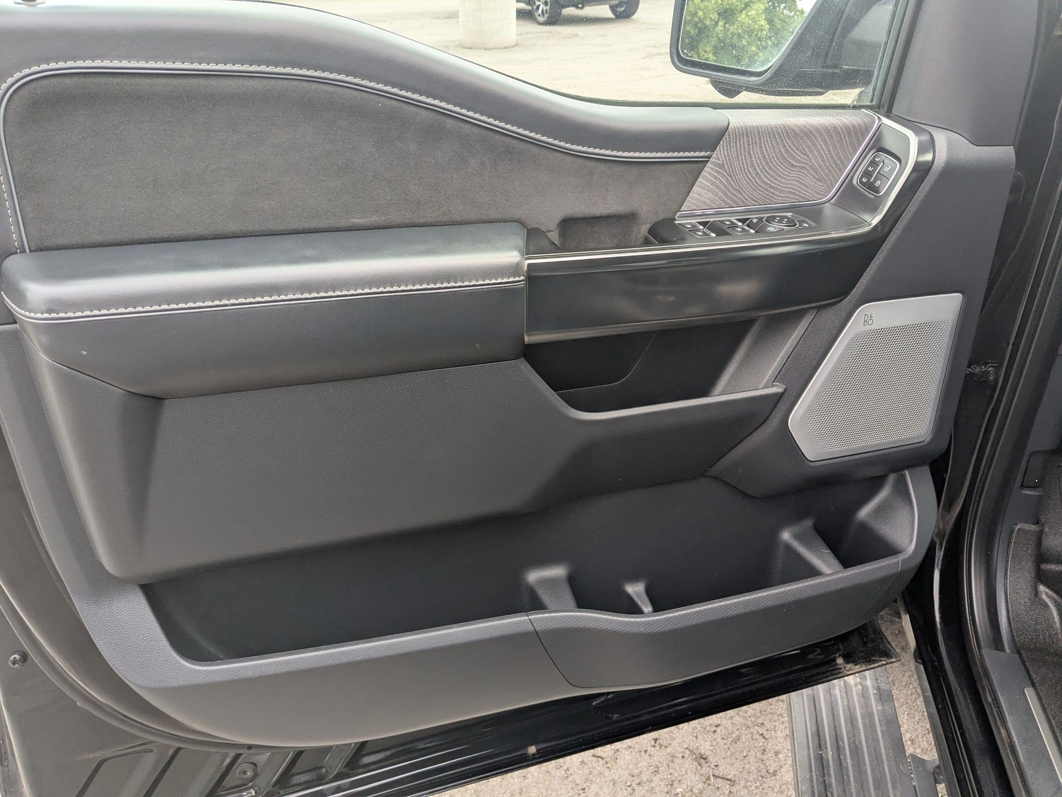 Used 2023 Blue Ford Platinum image 13