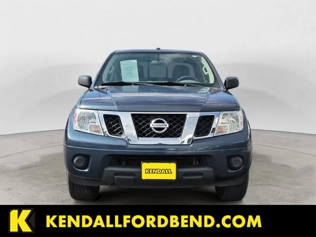 Used 2016 Arctic Blue Nissan SV image 2