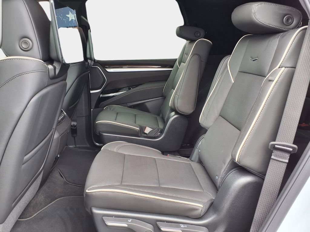 2026 Cadillac Escalade Luxury - Photo 13