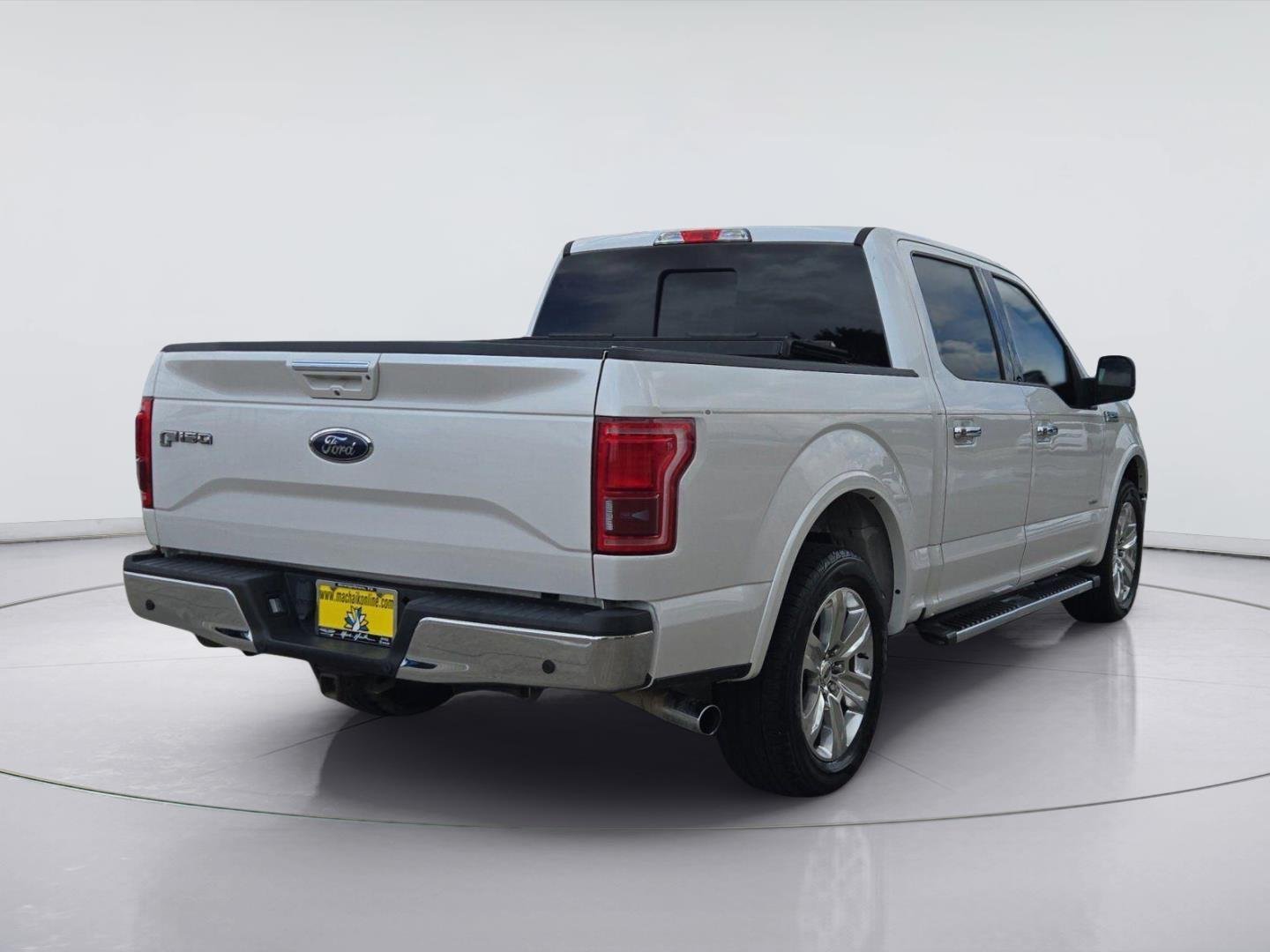 Used 2017 White Platinum Metallic Tri-Coat Ford Lariat image 5