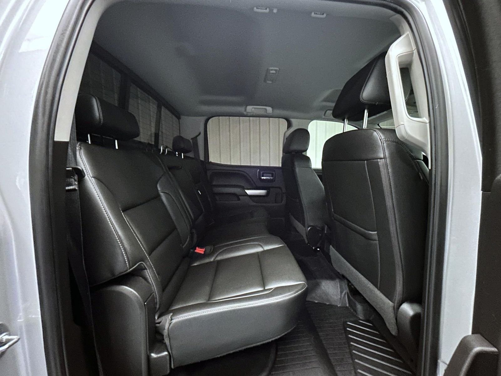 Used 2018 Silver Chevrolet LT image 18
